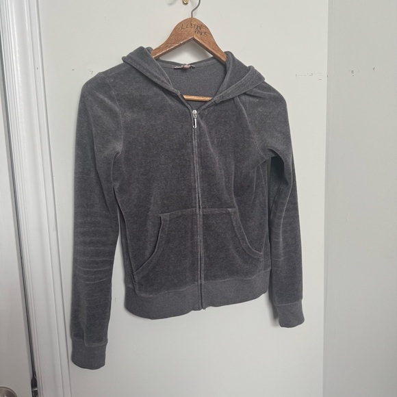 Juicy Couture vintage Gray Velour Hoodie rhinestone and dogs S y2k bling - Picture 2 of 7
